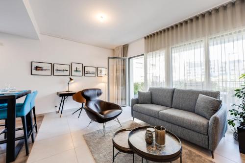A 2 pas du Lac - Appartement T2 avec climatisation terrasse et garage