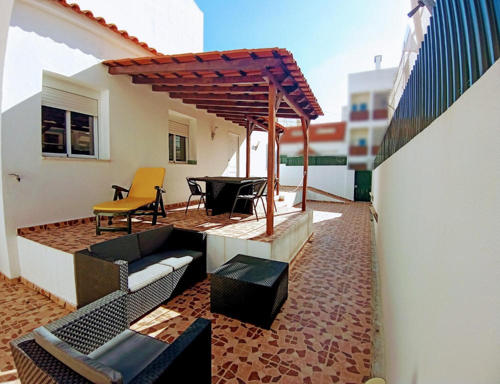 A Casa da Mila - Beach House Rua Cesário Verde, 2825-316 Costa da Caparica