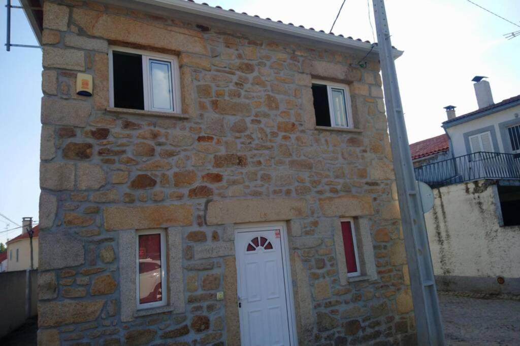 A Casinha rústica com todo o conforto Rua do Ribeiro 15, 6320-031 Aldeia da Ponte