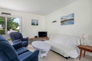 A deux cents metres de la mer, belle maison pour neuf personnes