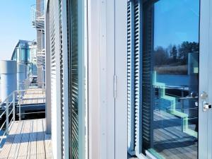 A holiday home in Geierswalde with a roof terrace