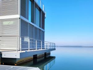 A holiday home in Geierswalde with a roof terrace