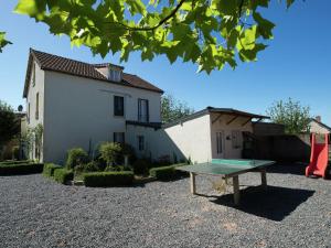 A house suitable for groups and families