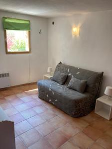 Maison de vacances à l'ombre du gros chêne Rue Notre Dame 83136 Sainte-Anastasie-sur-Issole Provence-Alpes-Côte d\'Azur