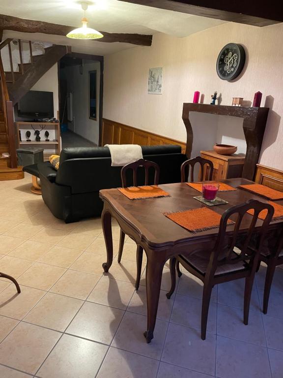 Maison de vacances A la petite maison de village 5 Rue Miegevielle 09350 Sabarat