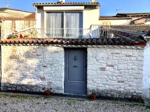 A Little Gem on the Banks of the River Dordogne