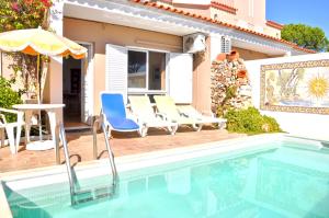 A modern, comfortable and well equipped linked villa with private pool and A/c