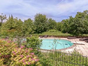 Maison de vacances A romantic hamlet with lush gardens on a hill  24620 Meyrals Aquitaine