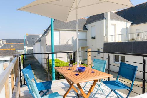 A trente mètres de la plage, maison avec terrasse face à la mer