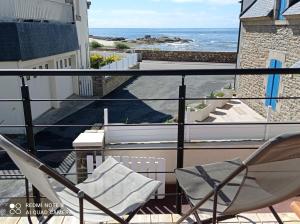 A trente mètres de la plage, maison avec terrasse face à la mer