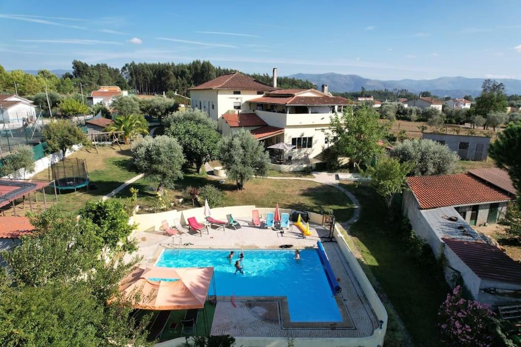 Accommodation with bar and swimming pool (max.16P) 20 Rua Rossio, 3420-192 Pinheiro de Coja