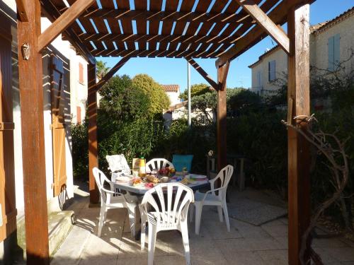 Agréable maison 4 couchages à Aigues Mortes Résidence avec Piscine et parking