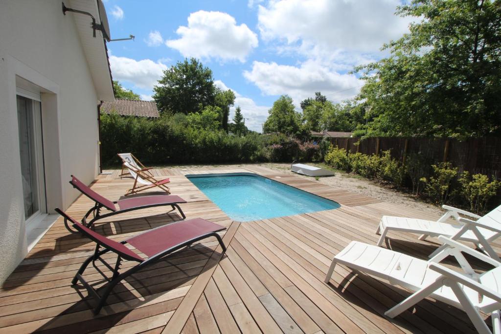 Agréable maison avec piscine 6 couchages au calme du Commandant Cousteau 16, 33510 Andernos-les-Bains