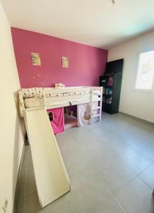 Agréable maison de village avec piscine