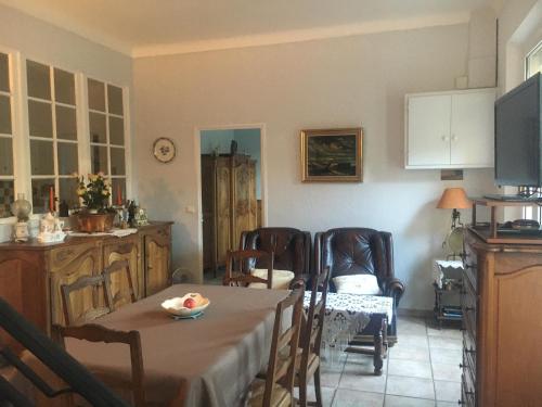 Agréable maison de ville au calme avec garage