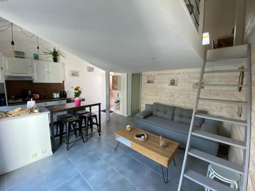 Agréable maison, plage à 400m, jardin, piscine et tennis
