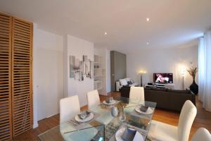 Air-Conditioned Furnished Townhouse With 2 Bedrooms