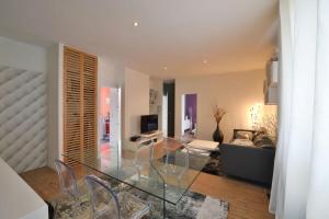 Air-Conditioned Furnished Townhouse With 2 Bedrooms