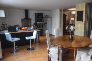Air-Conditioned Townhouse With 2 Bedrooms Furnished Terrace & Garden
