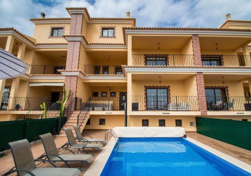 Algarve Luxury Home With Private Heated Pool