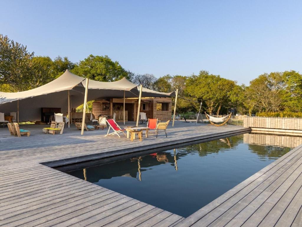 Maison de vacances Alluring Bungalow in Ploemel with Shared Sauna  56400 Ploemel