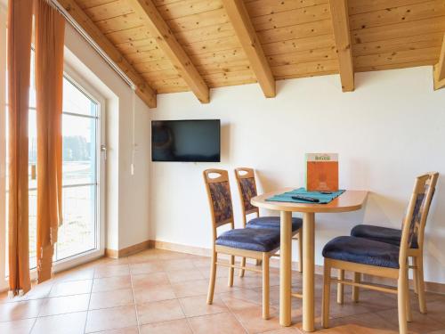 Alluring Farmhouse in Ingenried with Solarium