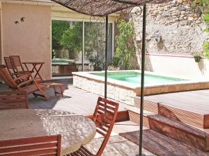 Maison de vacances Alluring holiday home in Cazouls D h rault with pool  34120 Montagnac Languedoc-Roussillon