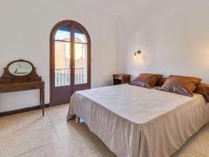 Alluring Holiday Home in Estagel with Private Pool