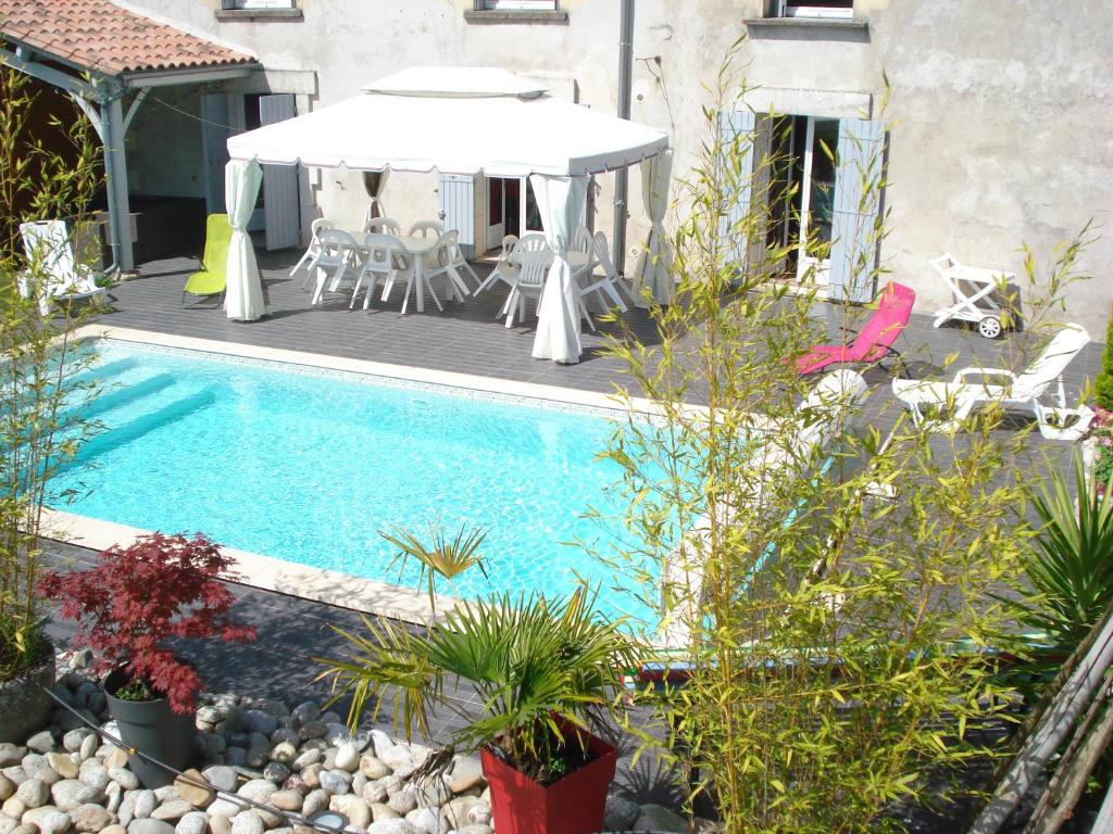 ALTAMIRA HOUSE
