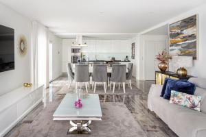 ALTIDO Luxury 3-bed house with pool
