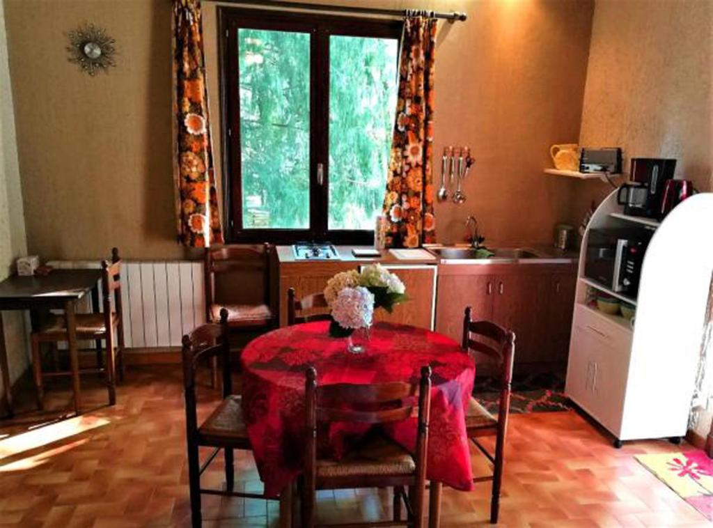 ALTIDO Luxury 3-bed house with pool 2810-001 Almada