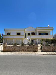 Maison de vacances Alvor mountain view villa with private pool 33 Rua Júlio Amaro 8500-001 Alvor Algarve