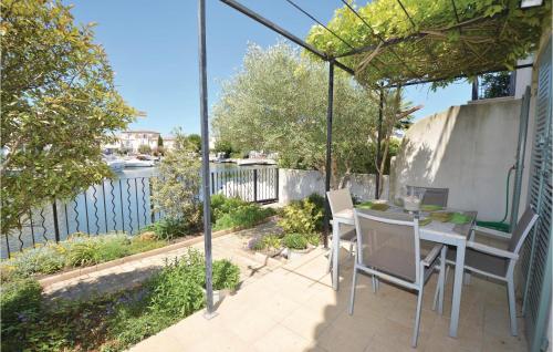 Amazing home in Aigues-Mortes with 3 Bedrooms and WiFi