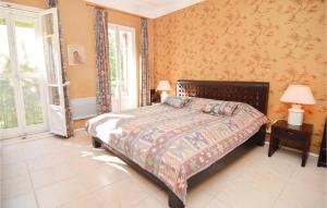 Amazing home in Aix en Provence with 4 Bedrooms, WiFi and Private swimming pool
