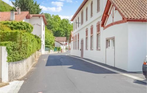 Amazing home in Aldudes with Internet and 2 Bedrooms