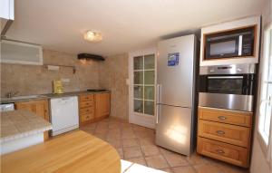 Amazing home in Bagard with 3 Bedrooms, WiFi and Outdoor swimming pool