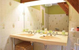 Amazing home in Bagnoles de lOrne with 4 Bedrooms and WiFi