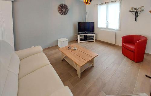Amazing home in Barbtre with WiFi and 3 Bedrooms