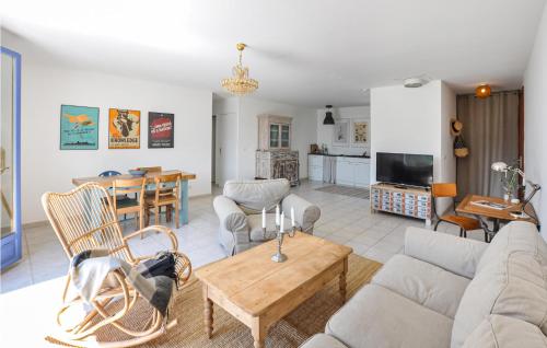 Amazing home in Bargemon with 3 Bedrooms, Outdoor swimming pool and Swimming pool