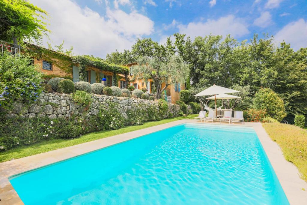 Amazing home in Bidarray with 2 Bedrooms