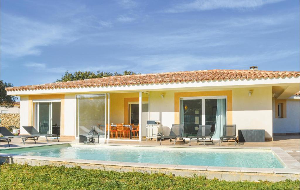 Maison de vacances Amazing home in Bonifacio with WiFi, Private swimming pool and Outdoor swimming pool  20169 Bonifacio