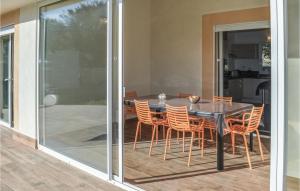 Amazing home in Bonifacio with WiFi, Private swimming pool and Outdoor swimming pool