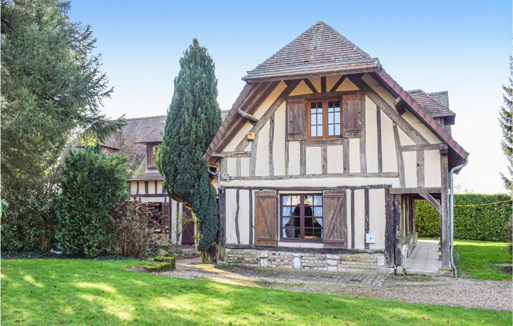Amazing home in Bosroumois with 4 Bedrooms and WiFi , 27670 Bosnormand