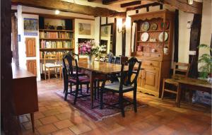 Amazing home in Bosroumois with 4 Bedrooms and WiFi