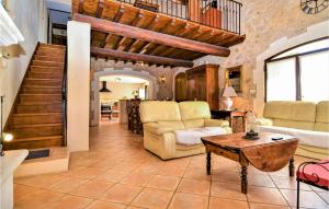Amazing home in Boulbon with 4 Bedrooms, WiFi and Outdoor swimming pool