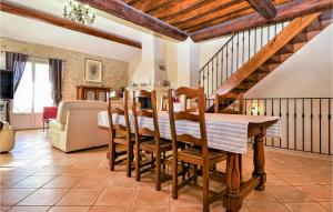 Amazing home in Boulbon with 4 Bedrooms, WiFi and Outdoor swimming pool