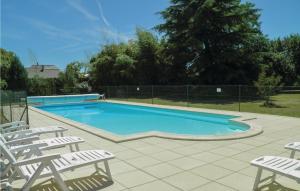 Maison de vacances Amazing home in Bourgueil with 4 Bedrooms, WiFi and Outdoor swimming pool  37140 Bourgueil Région Centre