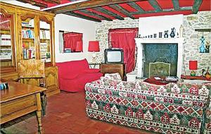 Maison de vacances Amazing home in Brette les Pins with 4 Bedrooms, WiFi and Outdoor swimming pool  72250 Les Goberdières Pays de la Loire