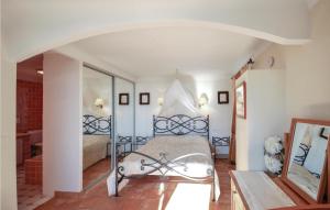 Amazing home in Cabris with 3 Bedrooms, WiFi and Outdoor swimming pool