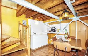 Amazing home in Carcassonne with WiFi and 2 Bedrooms